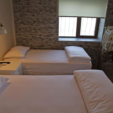 Aqua Boss Hotel เอเจลบัท ห้อง รูปภาพ
