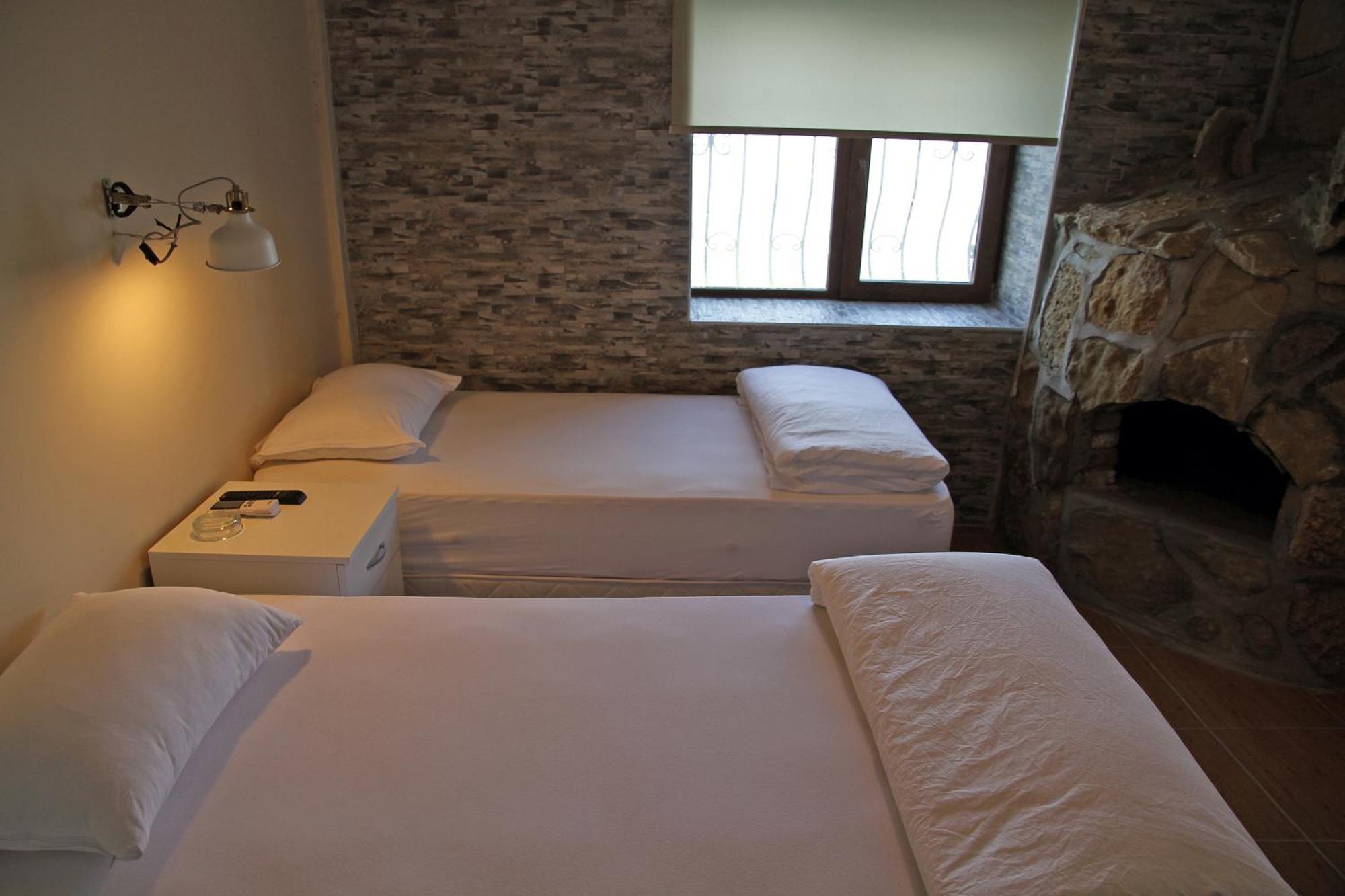 Aqua Boss Hotel เอเจลบัท ห้อง รูปภาพ